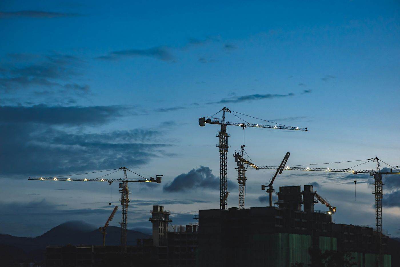 Eurostat: Lucrările de construcţii în UE au crescut uşor în luna mai